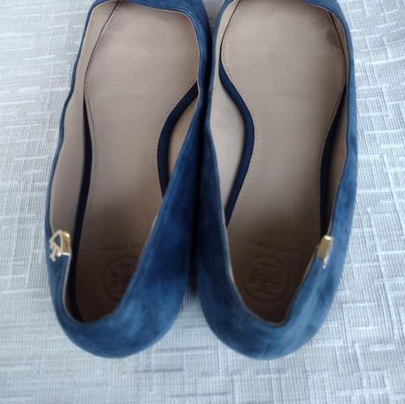 Tory Burch Women's Elizabeth Suede Gold Pin Accent Pointed Flat Blue Pumps 11 - Picture 8 of 12